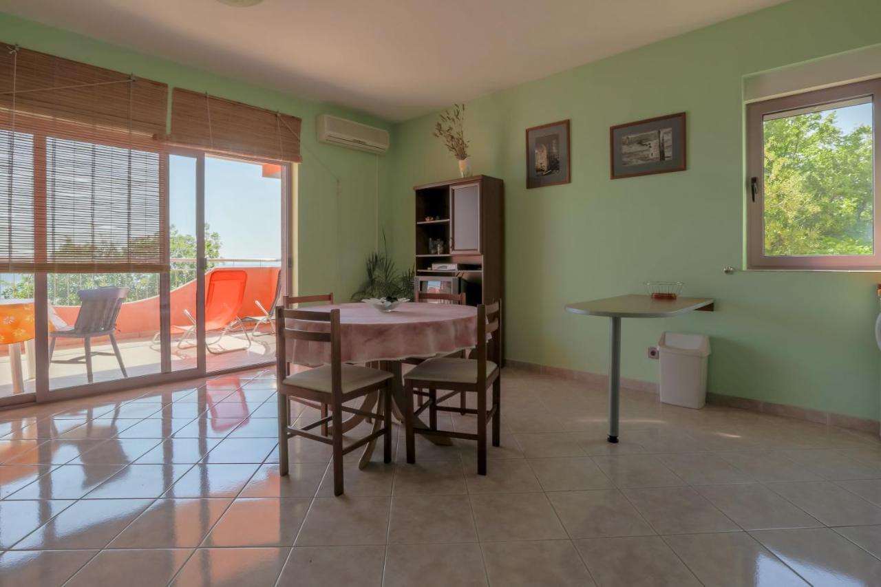 Apartmani Rino Dramalj Exterior photo