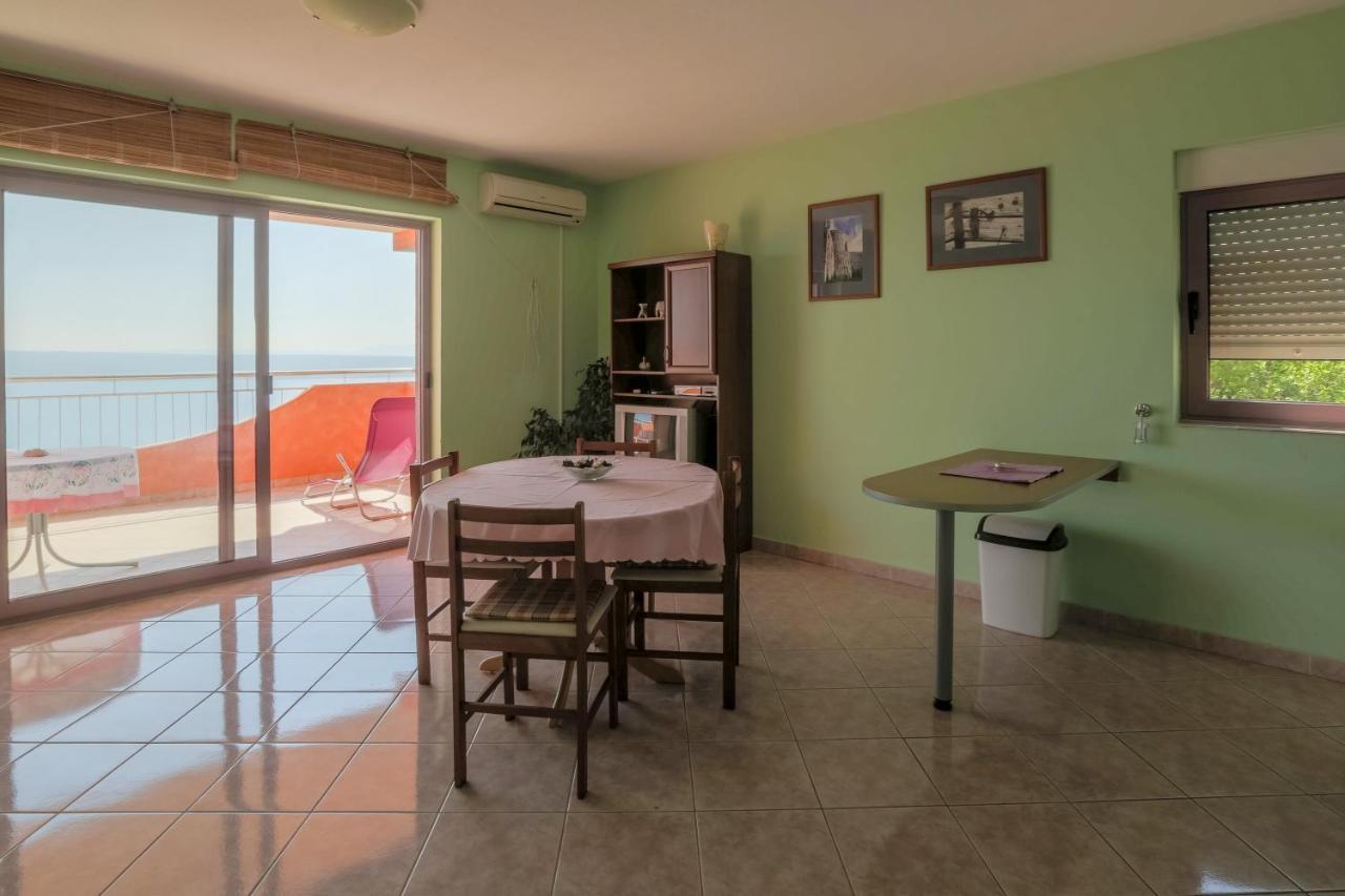 Apartmani Rino Dramalj Exterior photo